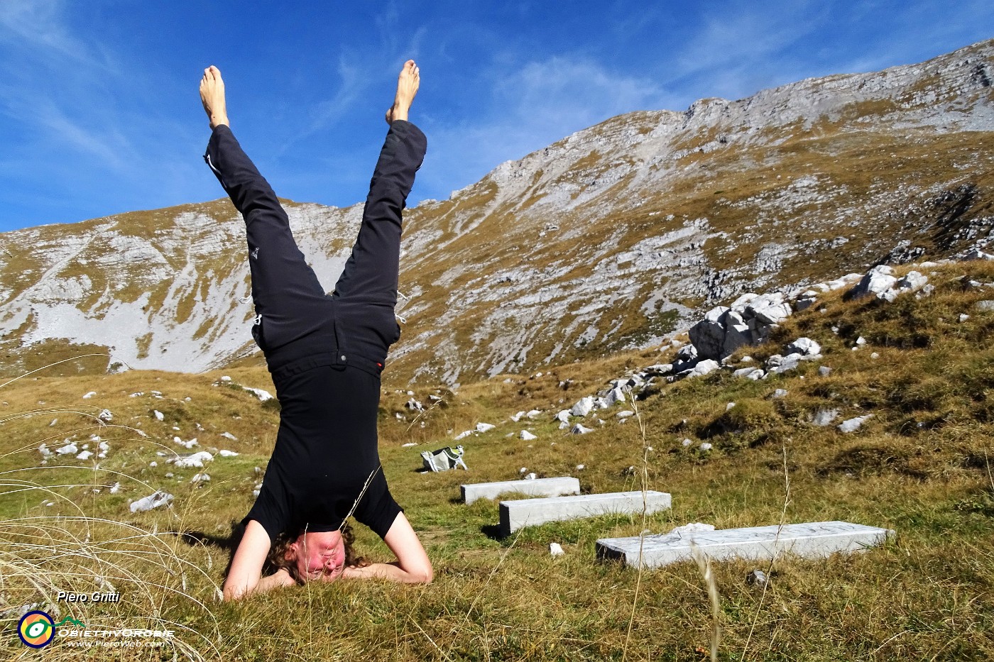 43 Pausa yoga con vista in Menna.JPG